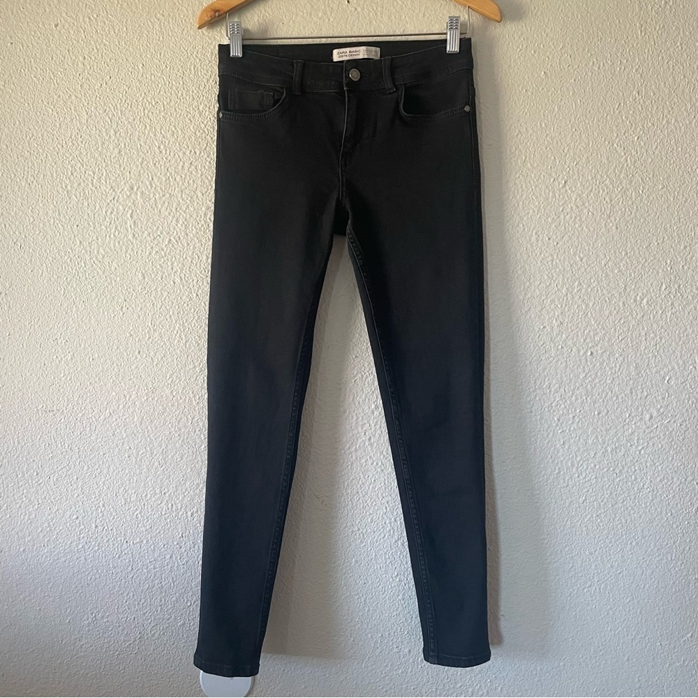 Zara Mid-Rise Skinny Jeans Women’s 4 Black Stretch Casual Basic Z1975 Minimalist - Picture 2 of 13